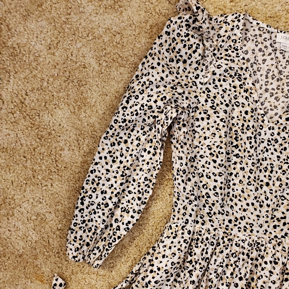 J. Crew v-neck ruffle animal black/tan print Size XXS - Picture 8 of 11